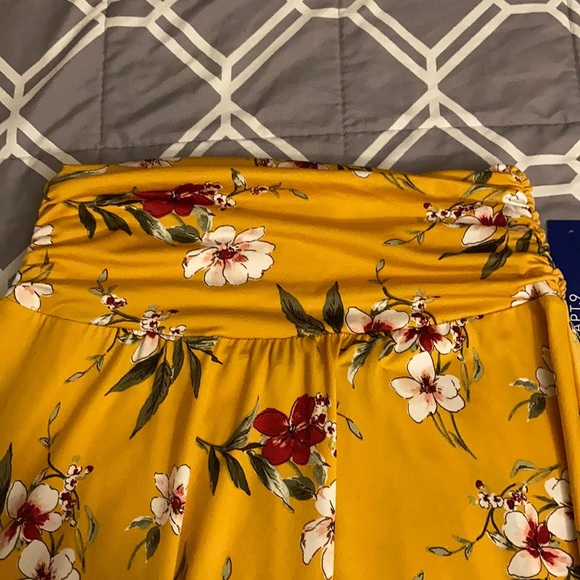 Apt. 9 Yellow Floral Skirt - Picture 2 of 6